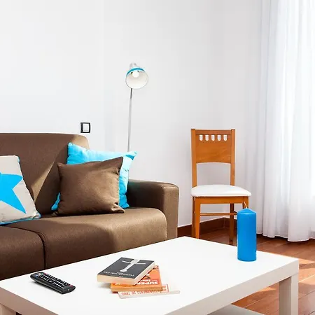 Main Street Apartament *