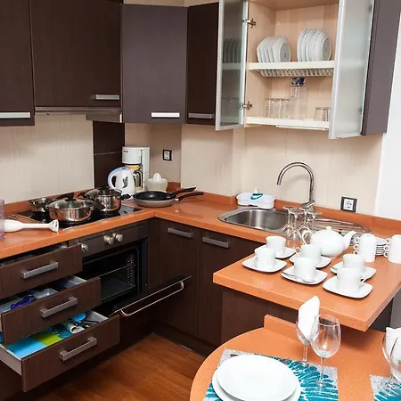 Main Street * Коральео